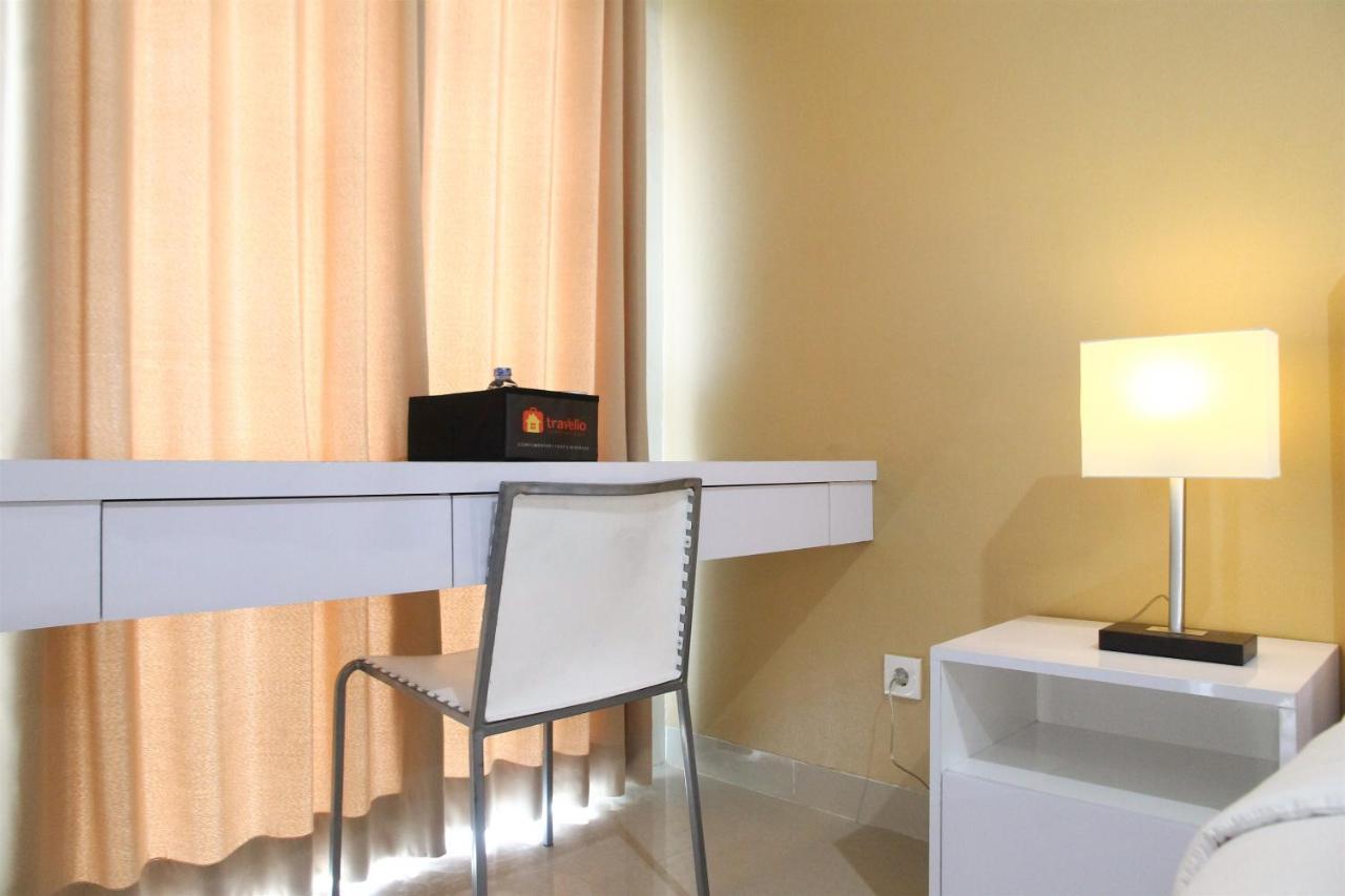 Comfortable Studio Apartment Grand Dhika City By Travelio Bekasi Esterno foto