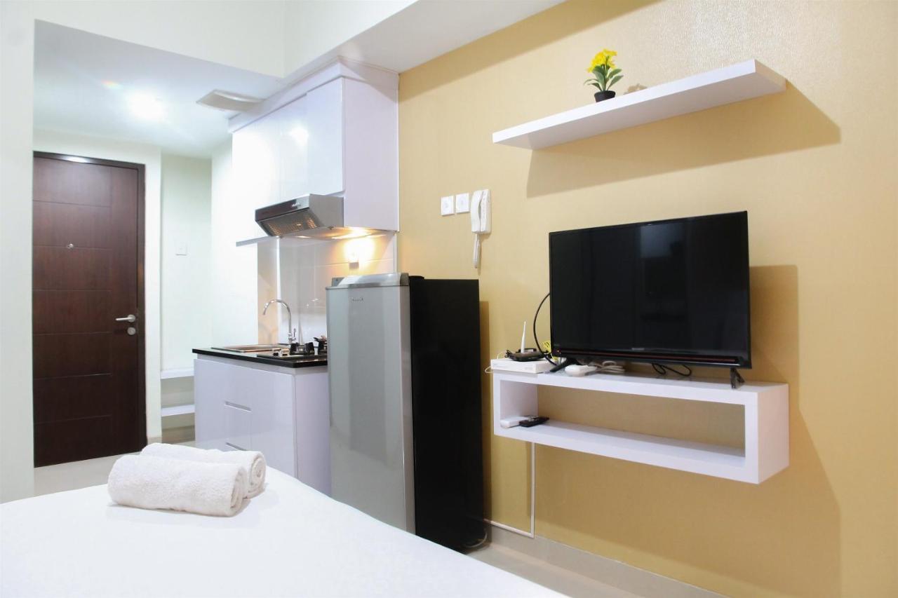 Comfortable Studio Apartment Grand Dhika City By Travelio Bekasi Esterno foto